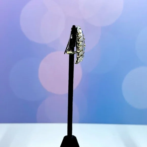 Vintage Y2K Aurora Borealis Crystal Abstract Clip on Earrings - Picture 5 of 8